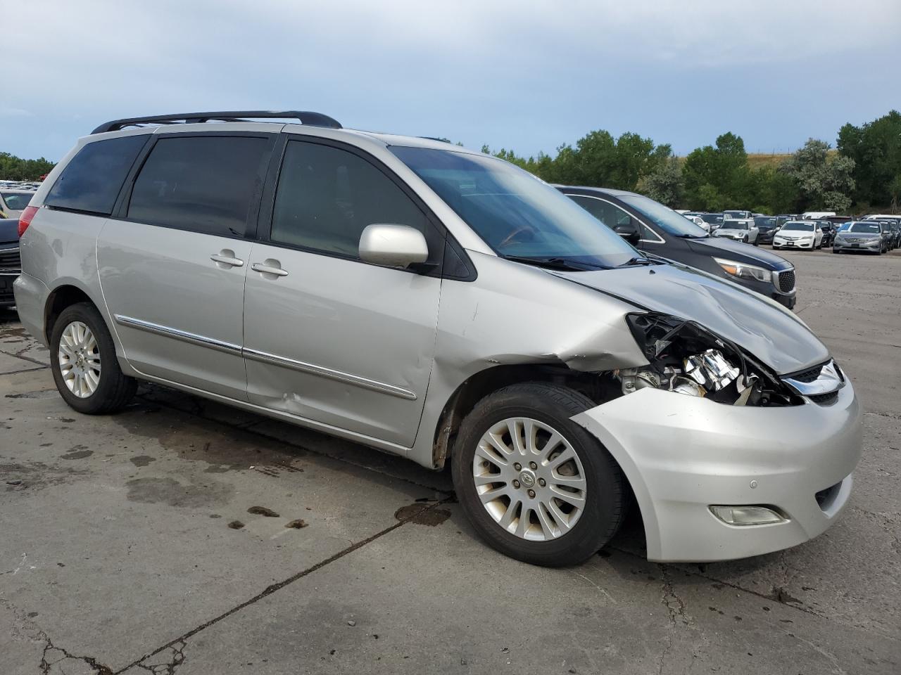 2010 TOYOTA SIENNA