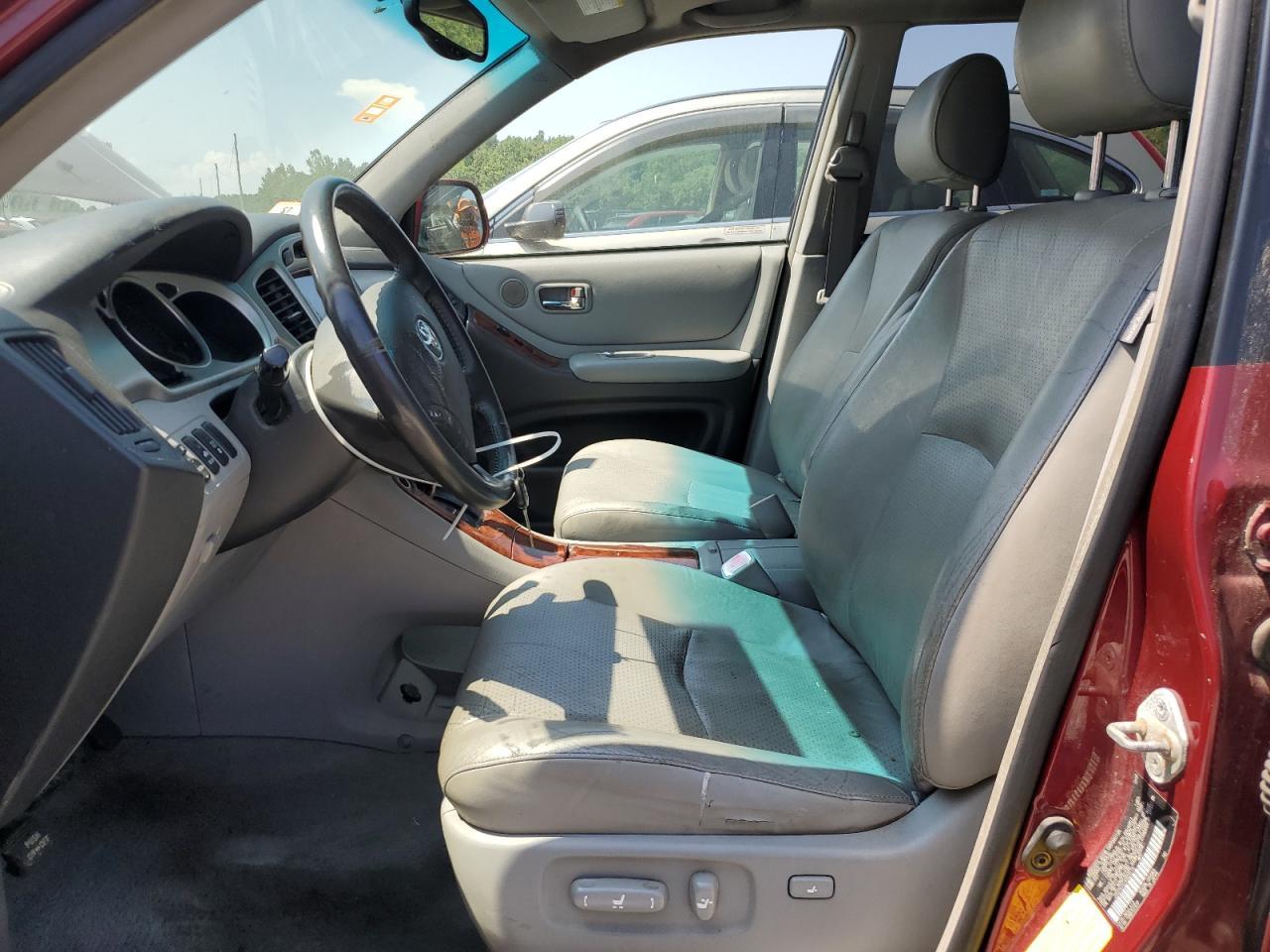 2004 TOYOTA HIGHLANDER