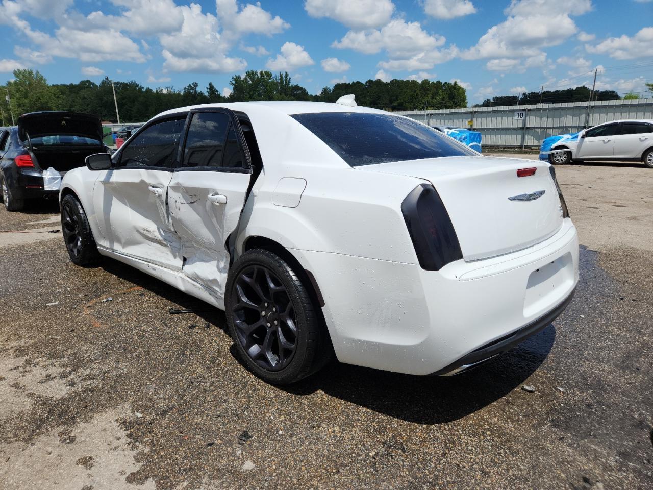 2019 CHRYSLER 300