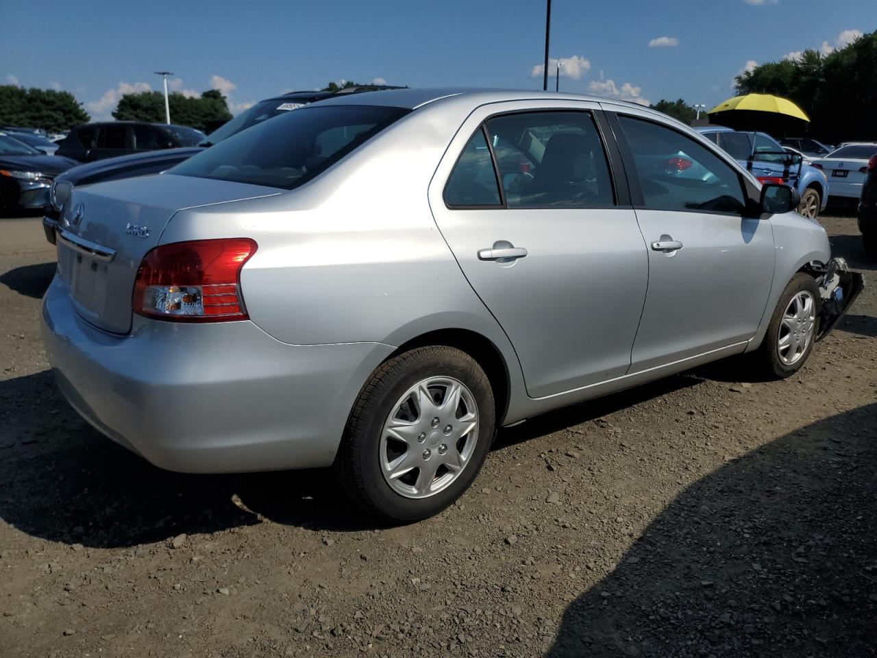 2011 TOYOTA YARIS