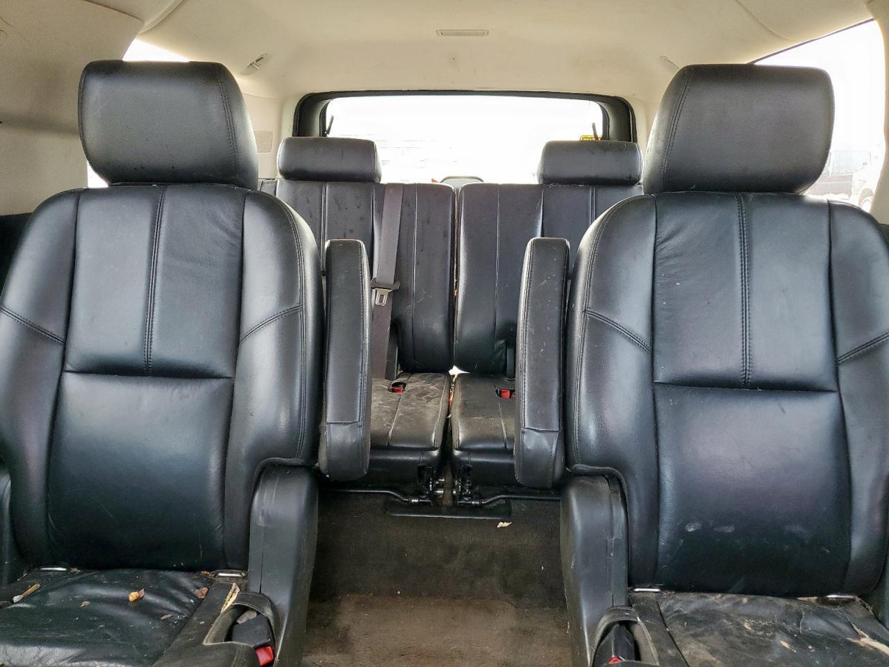 2011 CHEVROLET Suburban