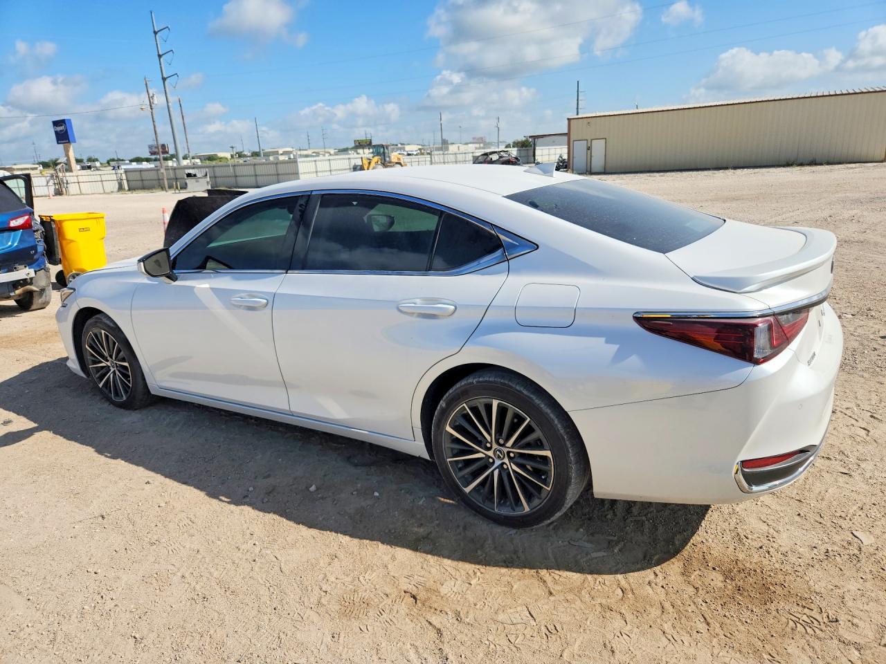 2023 LEXUS ES 300H