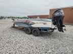 2014 LARSON Boat