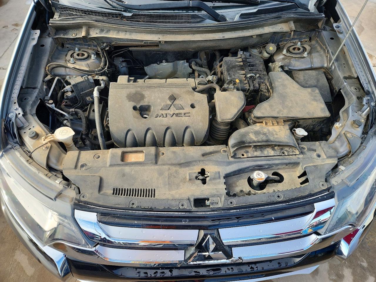 2018 MITSUBISHI outlander