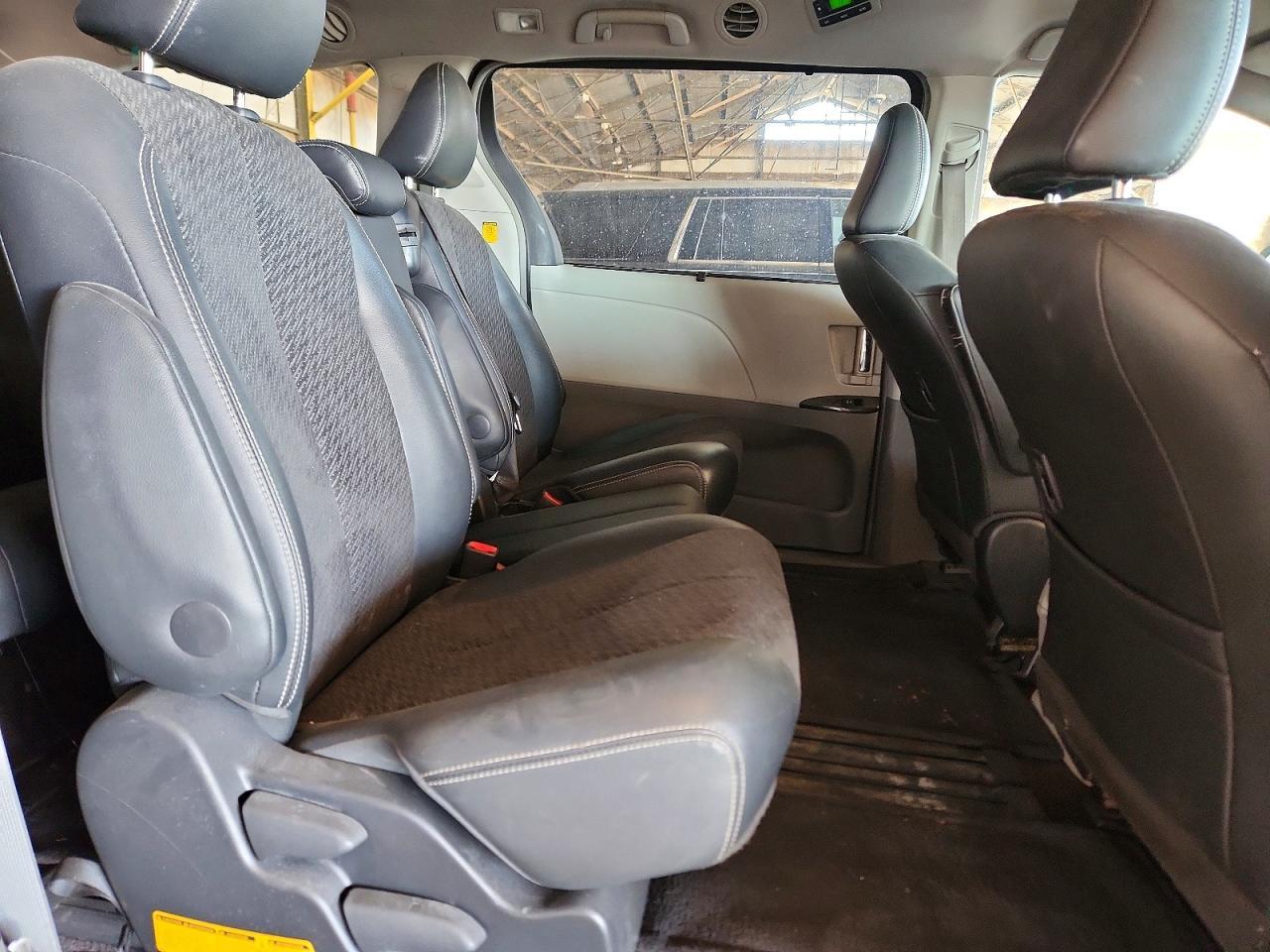 2013 TOYOTA SIENNA