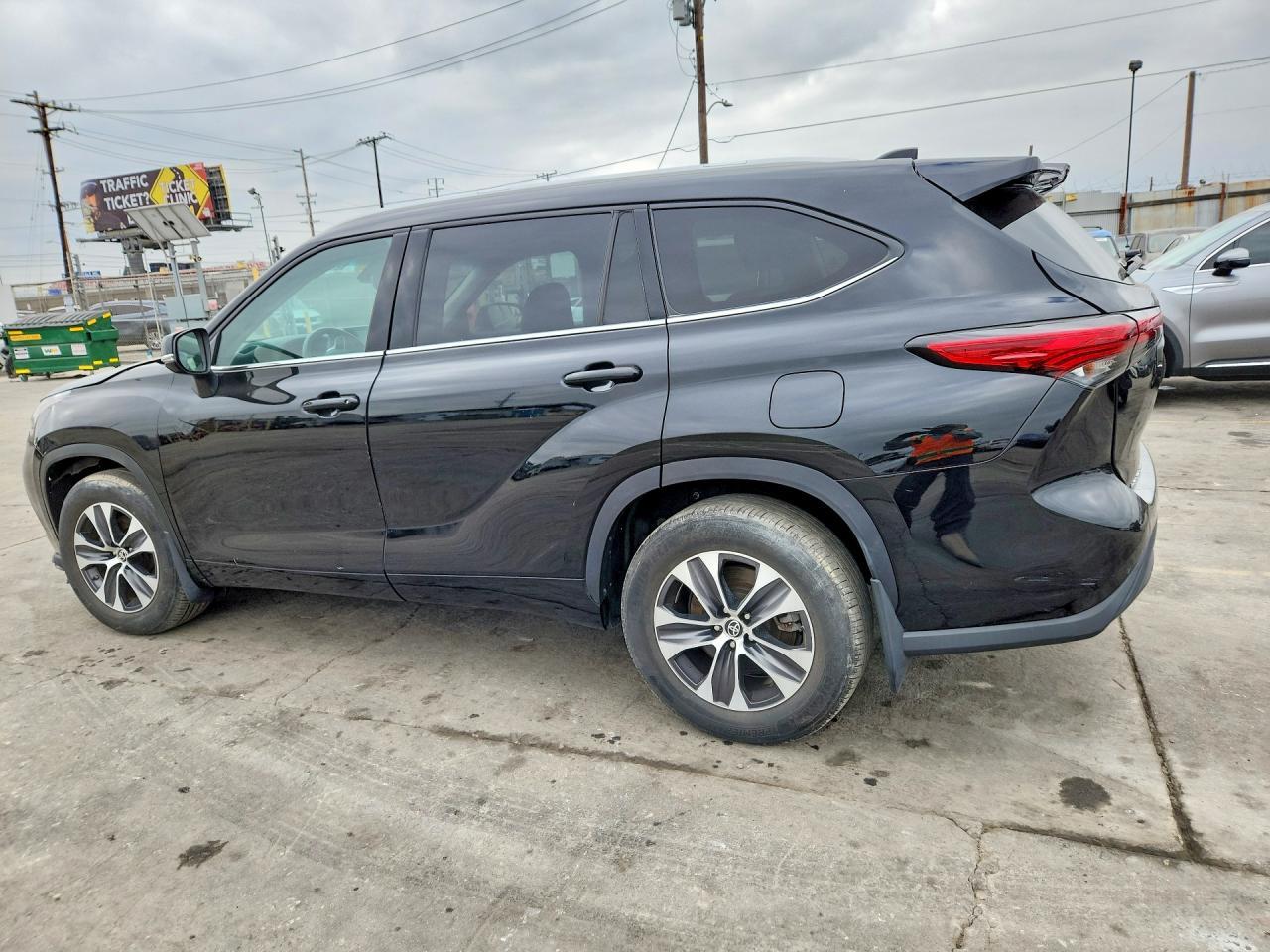 2022 TOYOTA HIGHLANDER