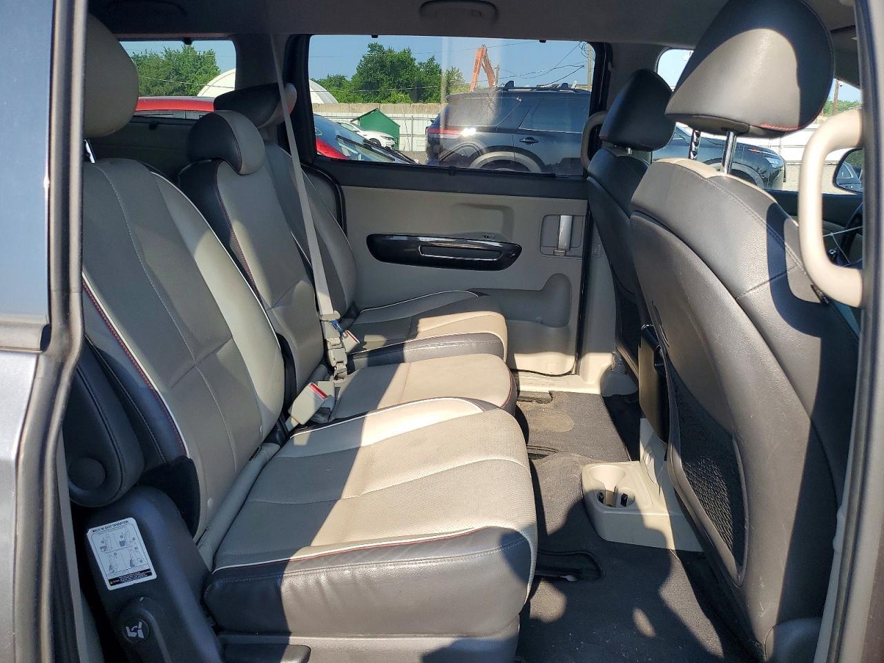 2015 KIA SEDONA