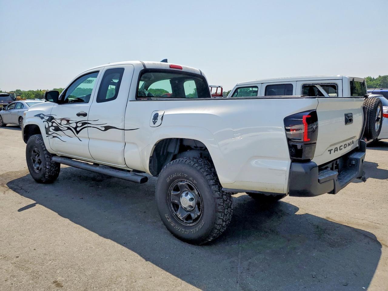 2016 TOYOTA TACOMA