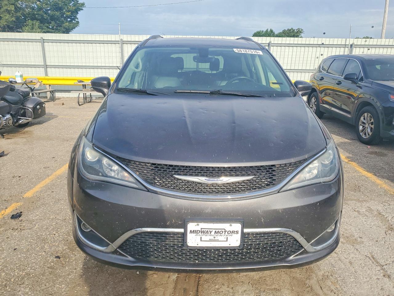 2019 CHRYSLER Pacifica