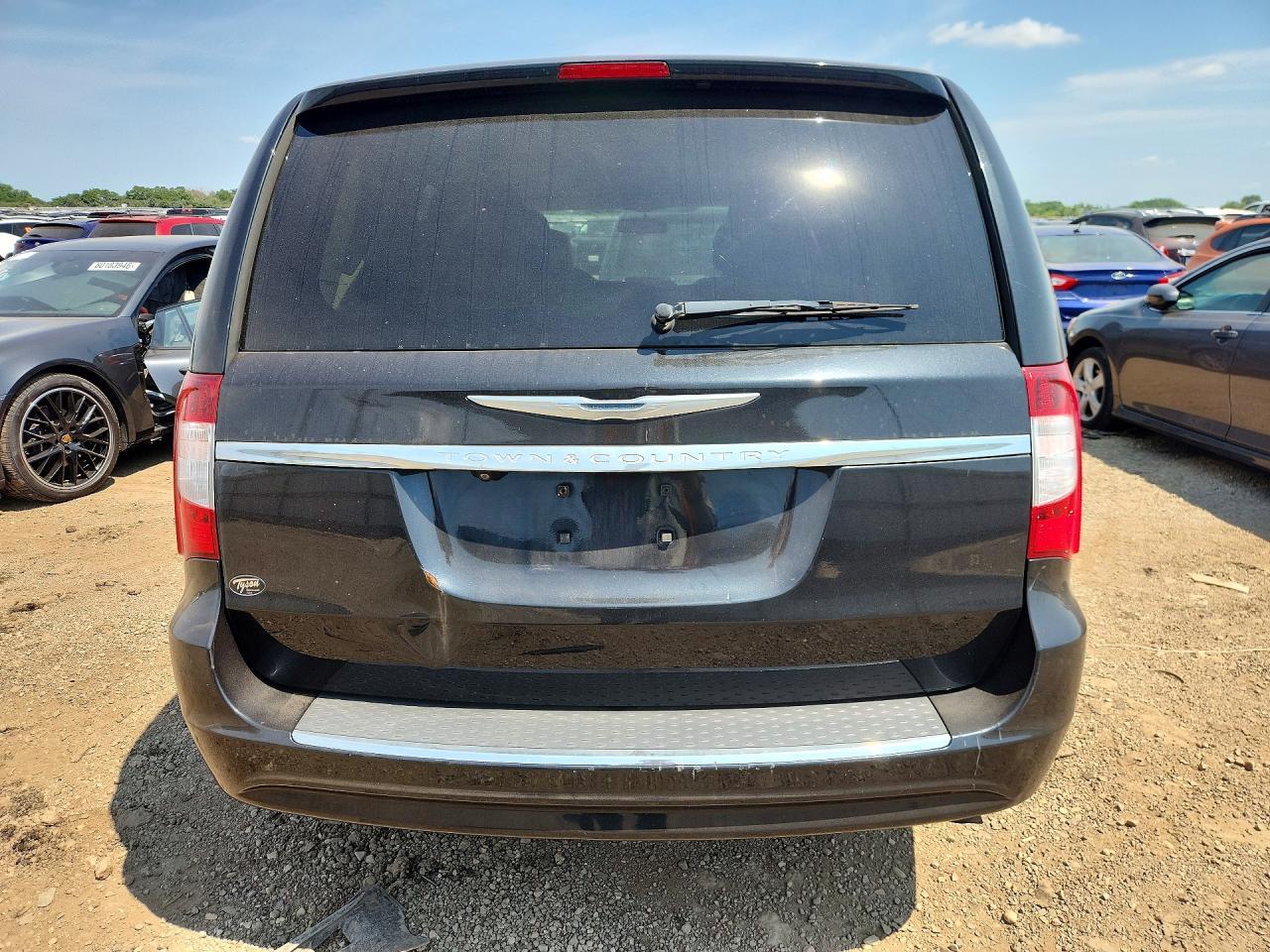 2013 CHRYSLER Town & Country