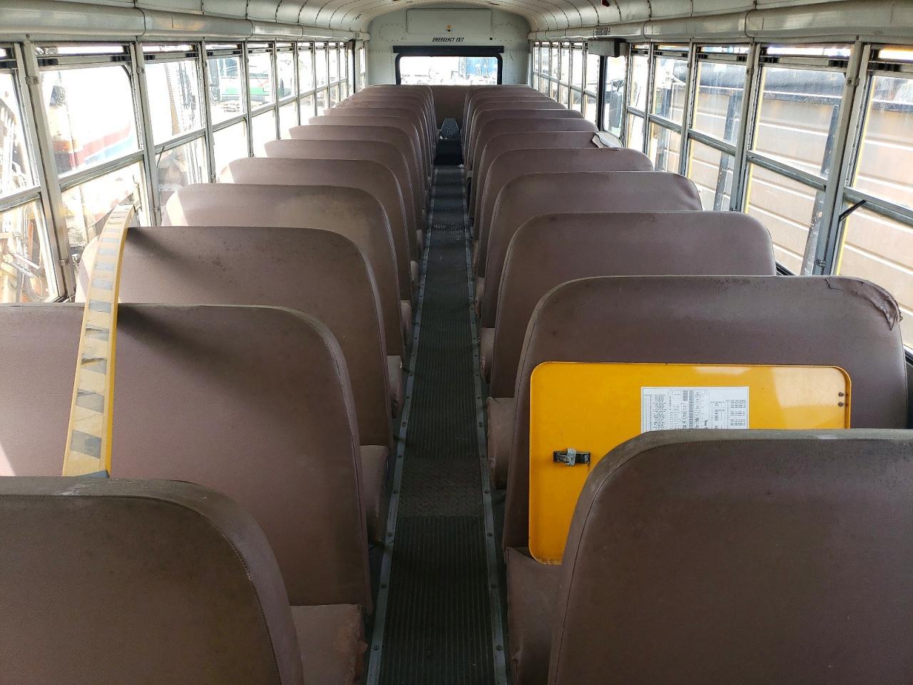 2004 THOMAS Saf-t-liner C2