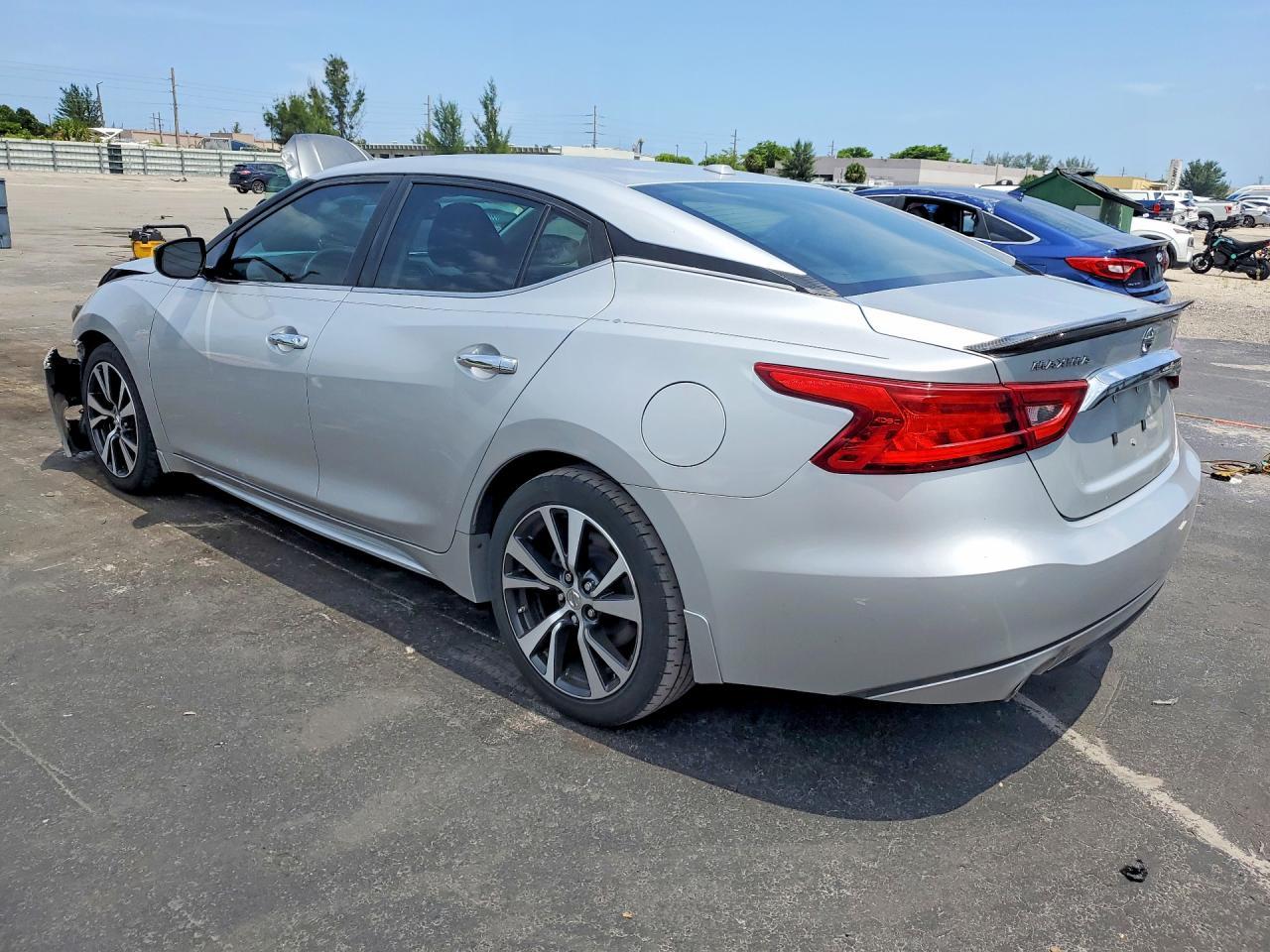2016 NISSAN Maxima