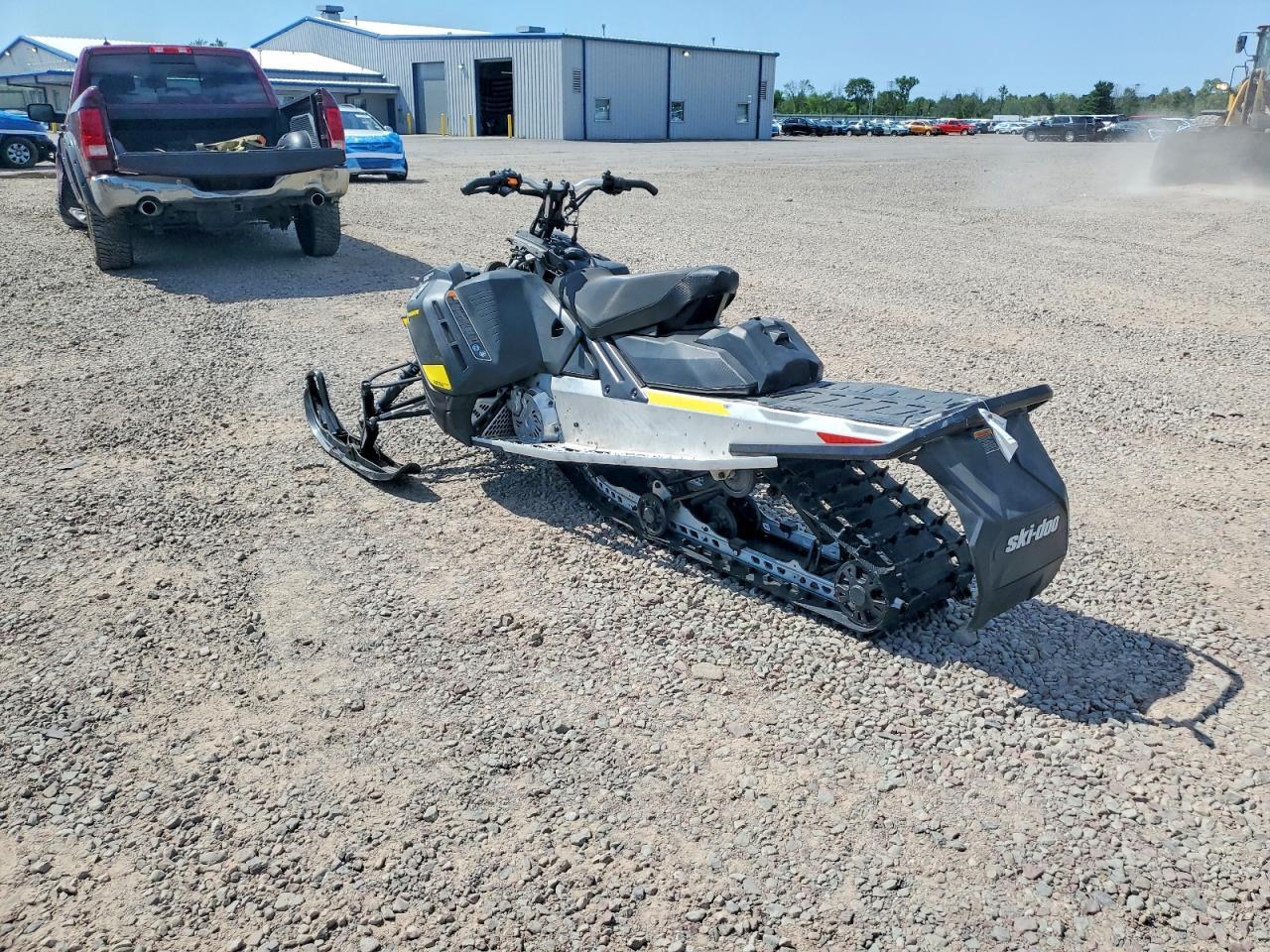 2021 SKIDOO RENEGADE
