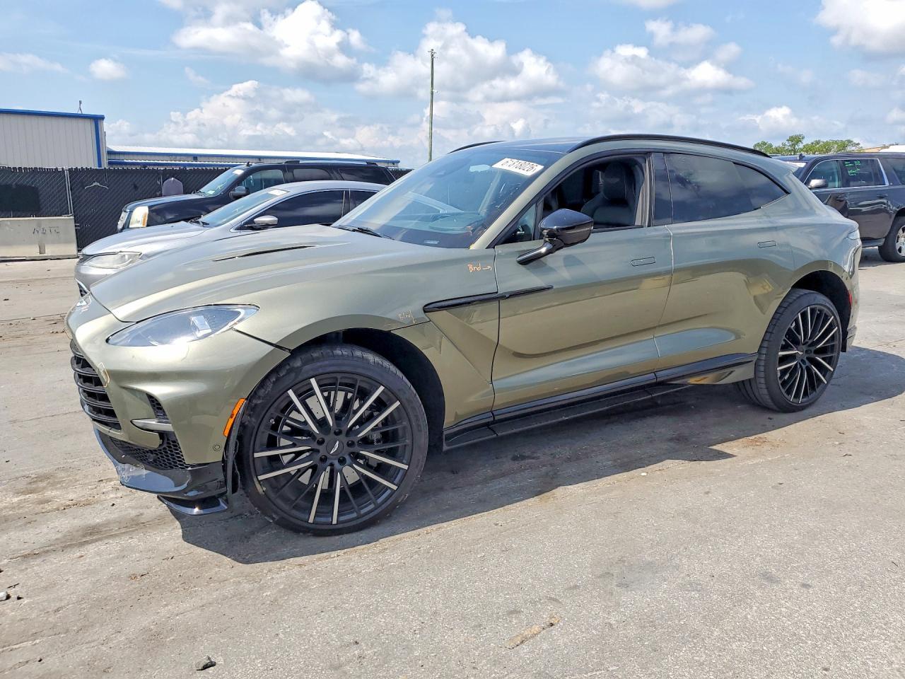 2025 Aston Martin DBX707