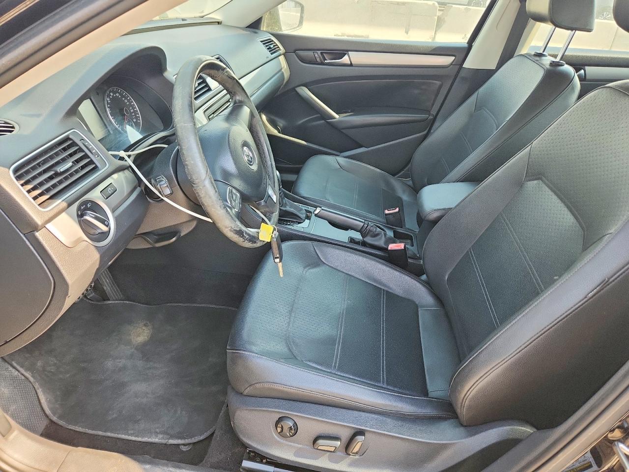 2015 VOLKSWAGEN Passat