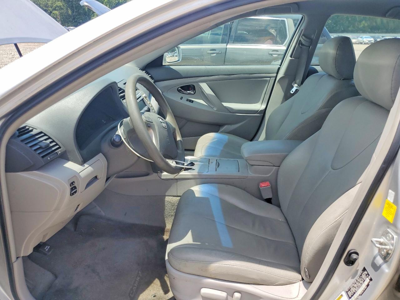 2011 TOYOTA CAMRY