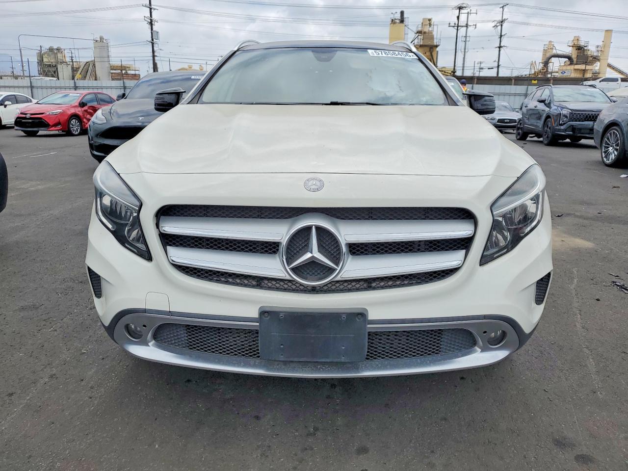 2016 MERCEDES-BENZ GLA-Class