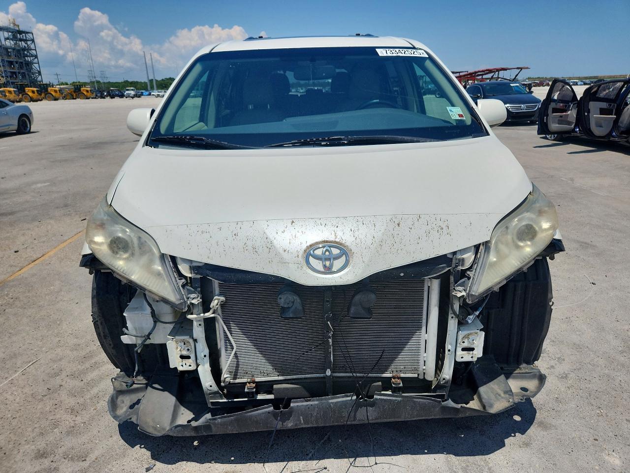 2016 TOYOTA SIENNA