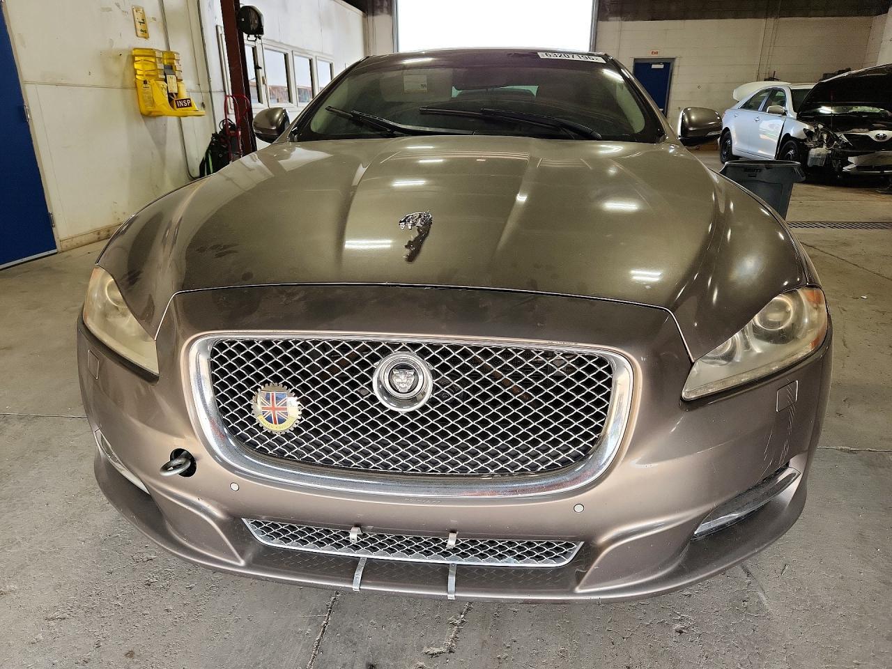 2011 JAGUAR Xj-Series