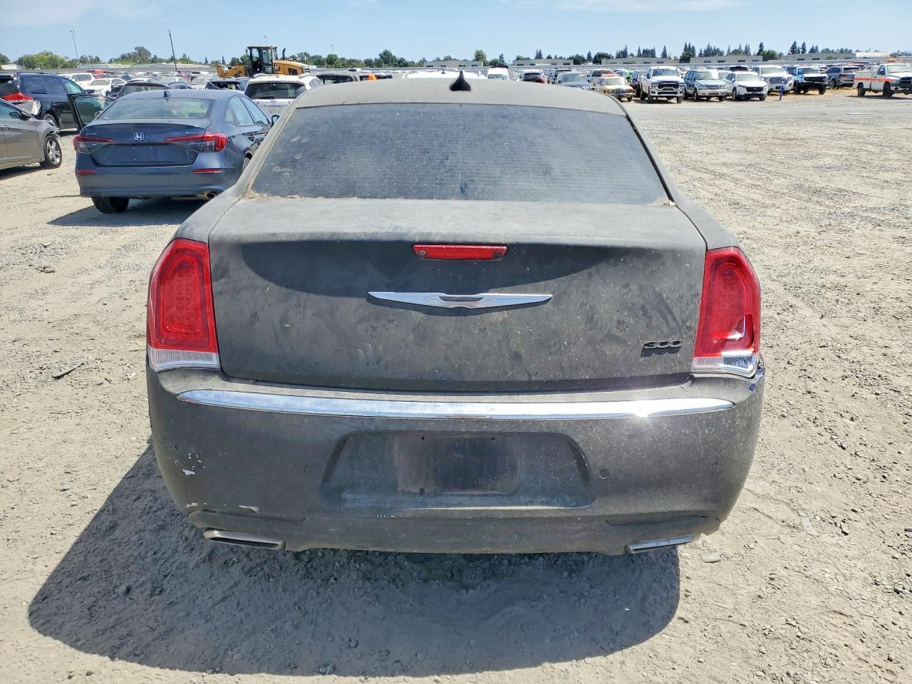 2019 CHRYSLER 300