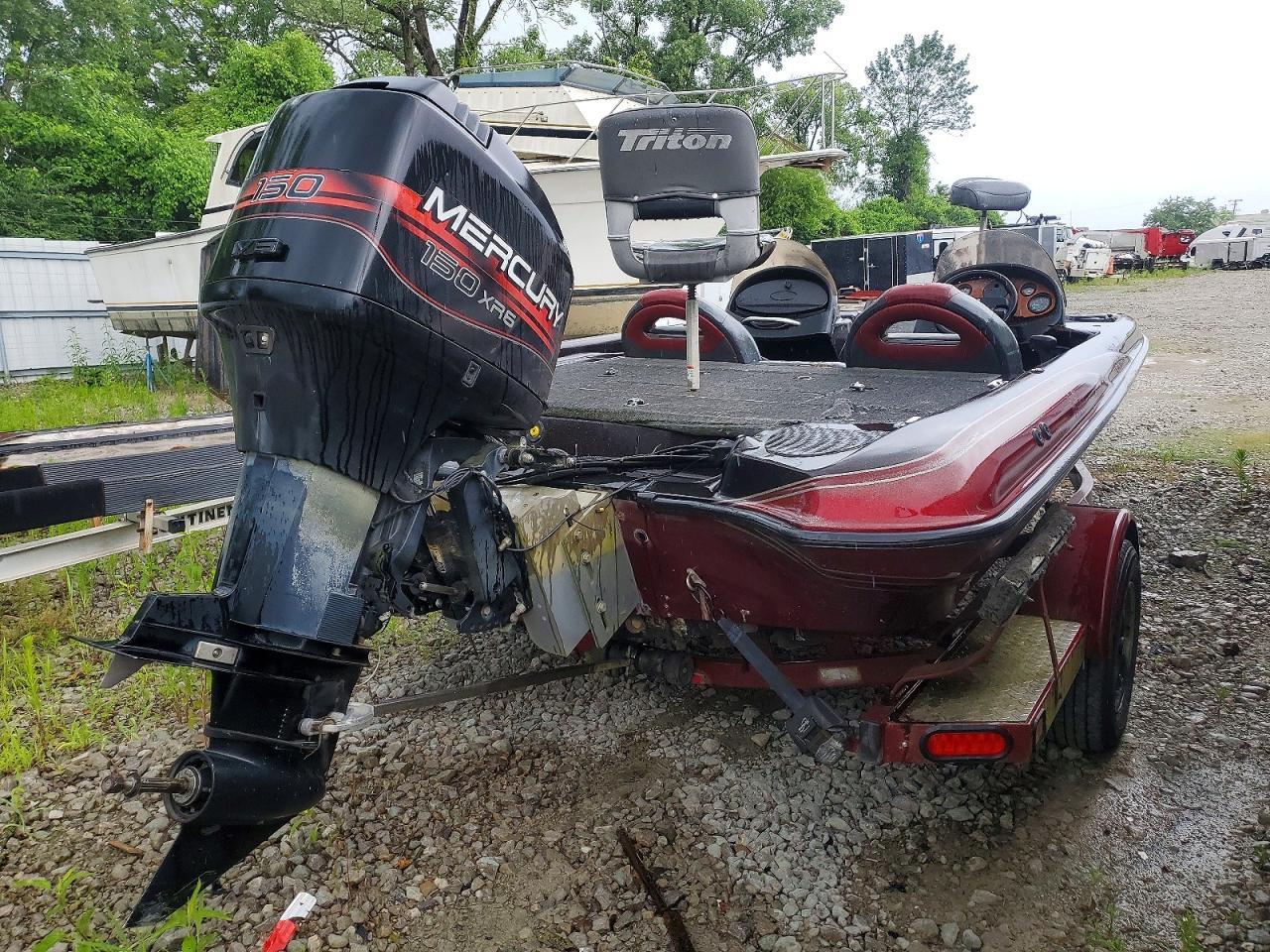 1998 Triton Boat
