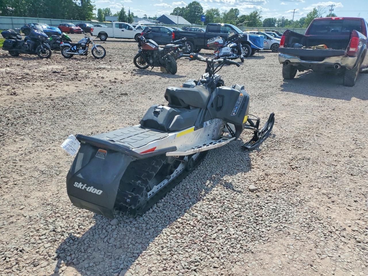 2021 SKIDOO RENEGADE