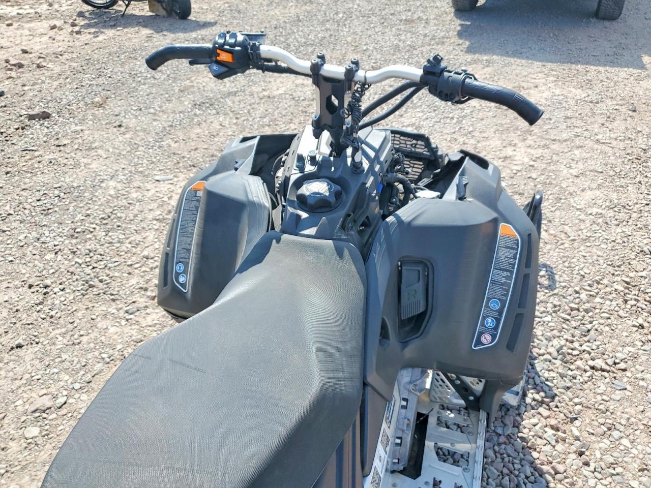 2021 SKIDOO RENEGADE