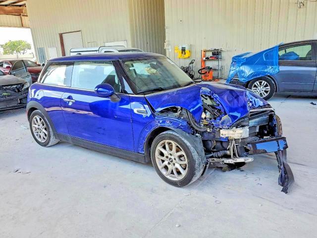 2019 MINI COOPER