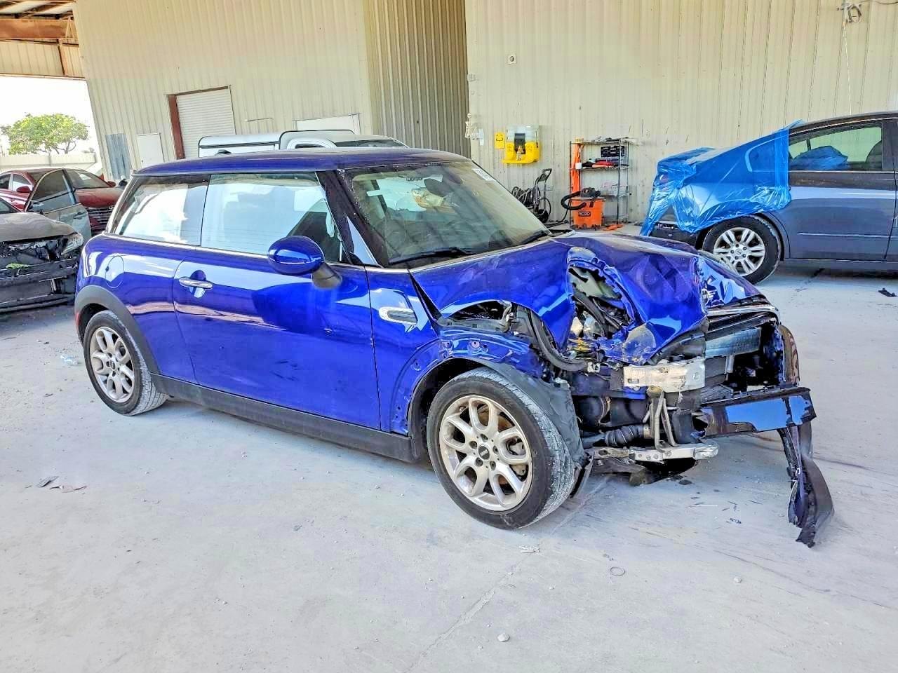 2019 MINI COOPER