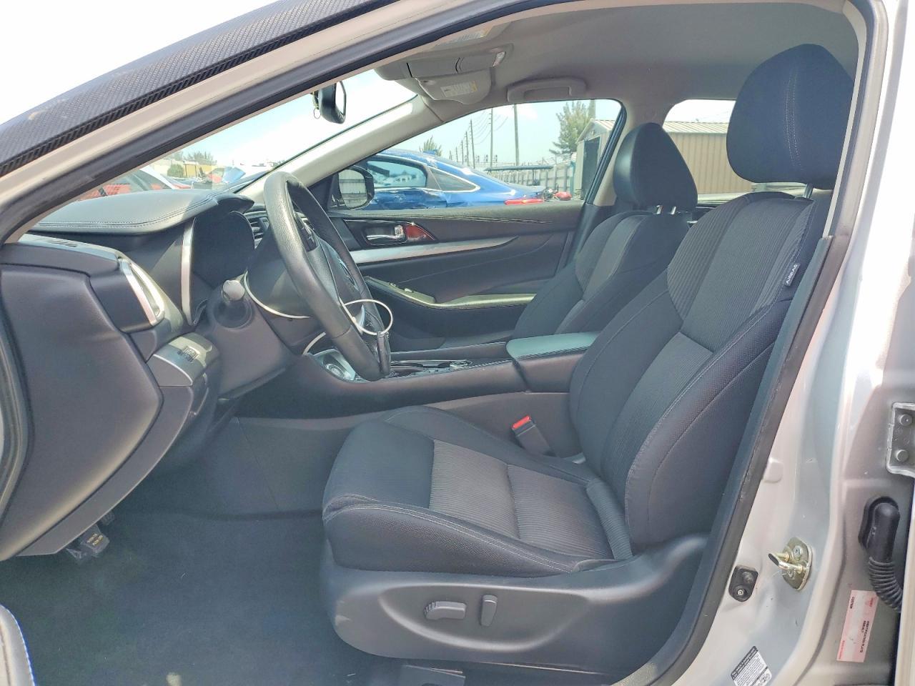 2016 NISSAN Maxima