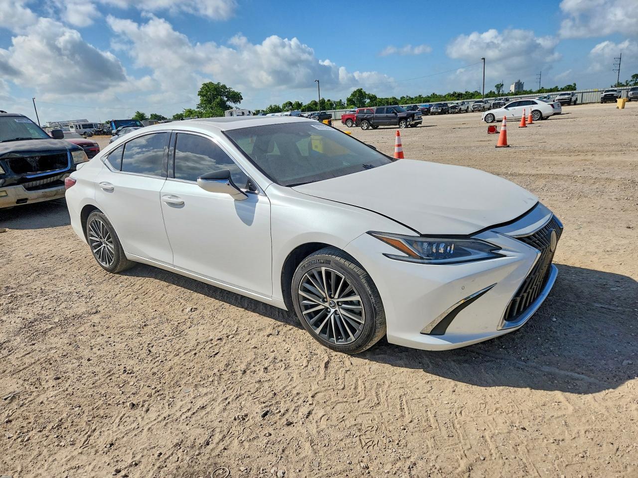2023 LEXUS ES 300H