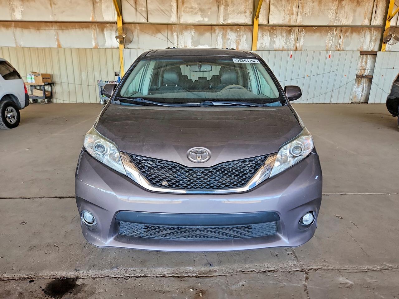 2013 TOYOTA SIENNA