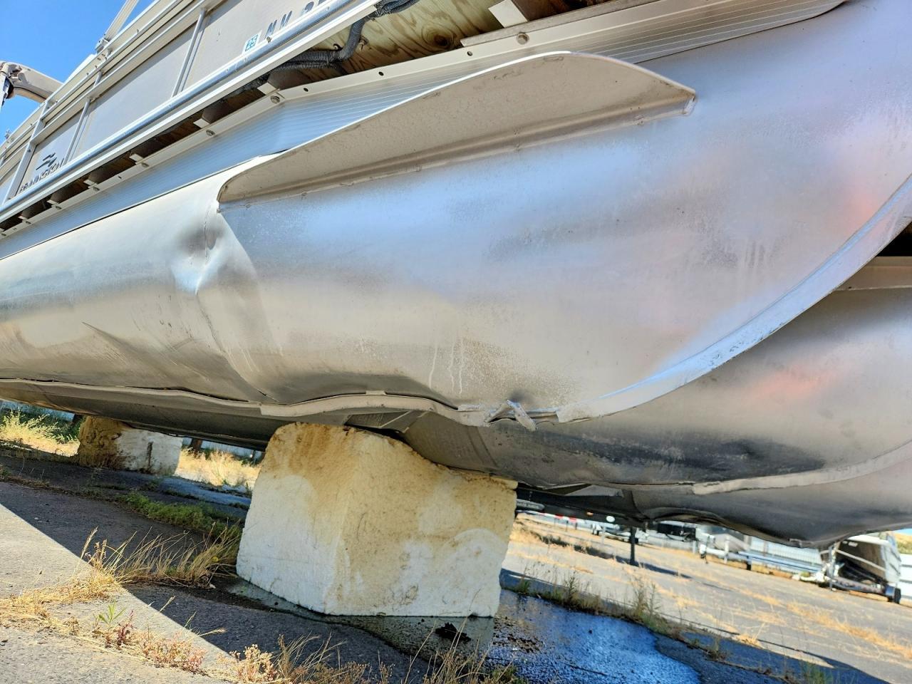 2013 Bennington Marine Boat