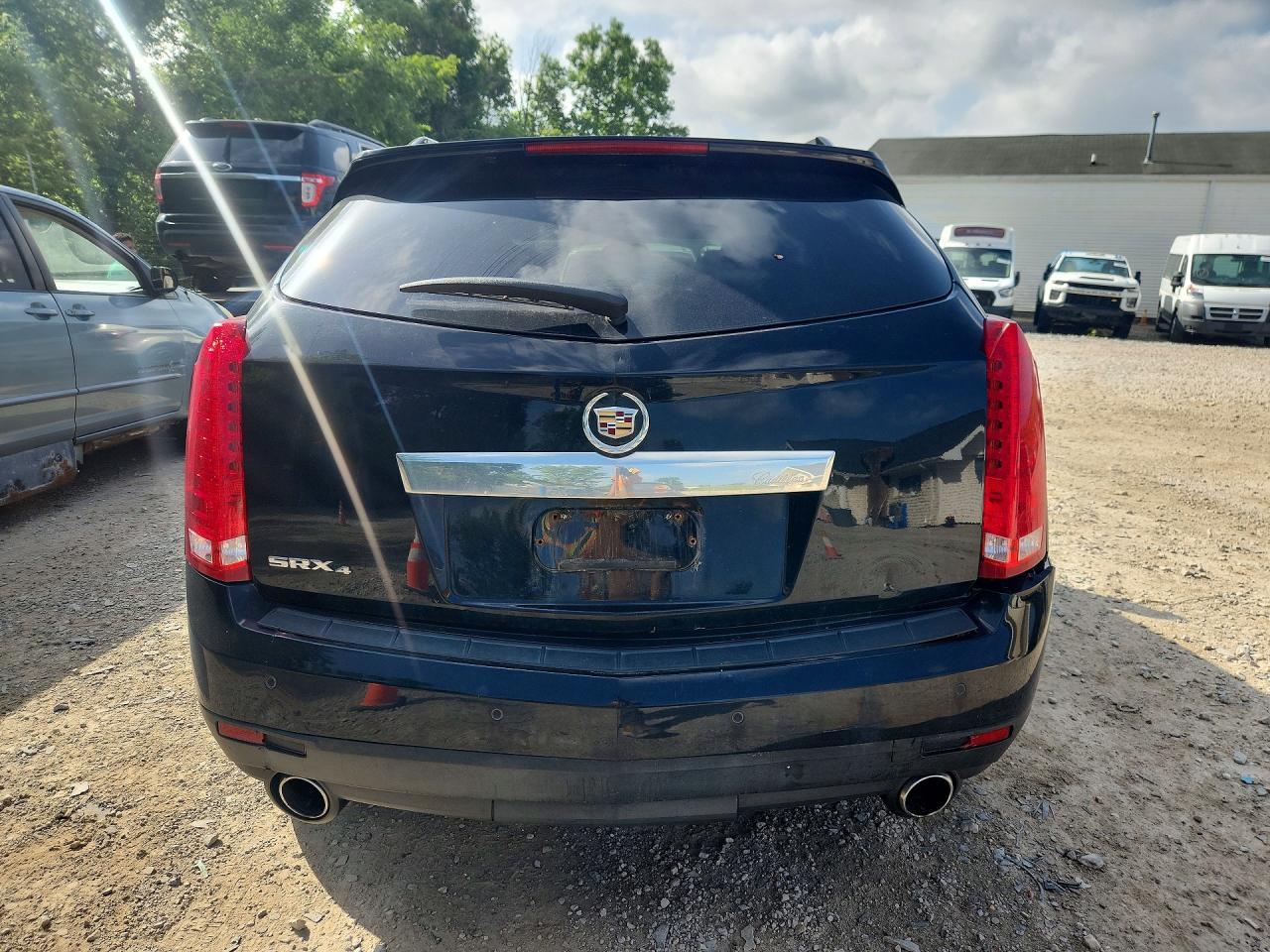 2010 CADILLAC SRX