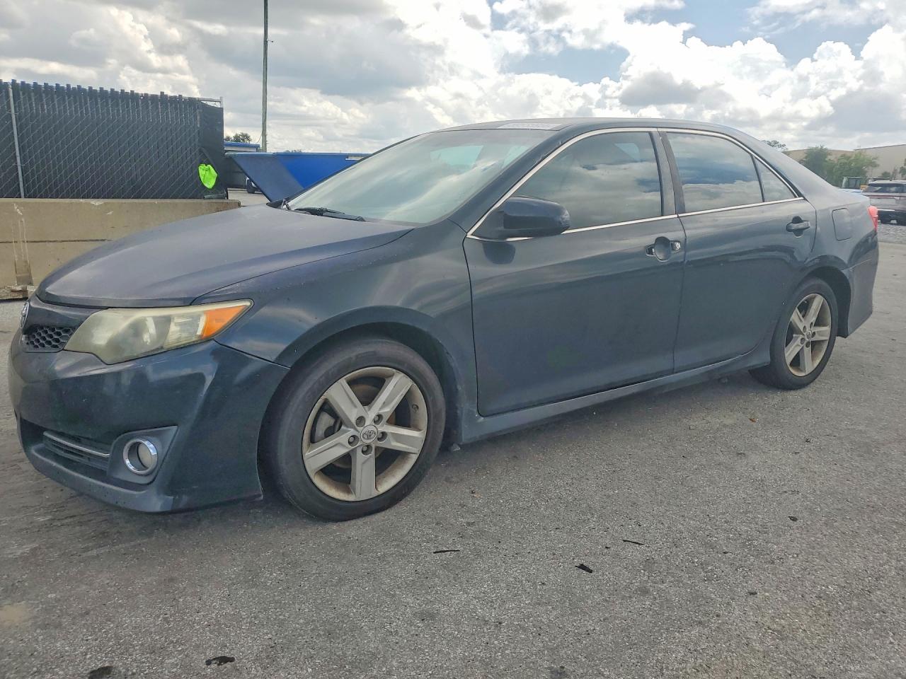 2013 TOYOTA CAMRY