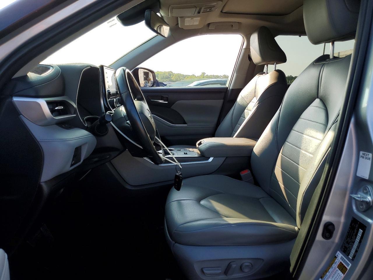 2020 TOYOTA HIGHLANDER