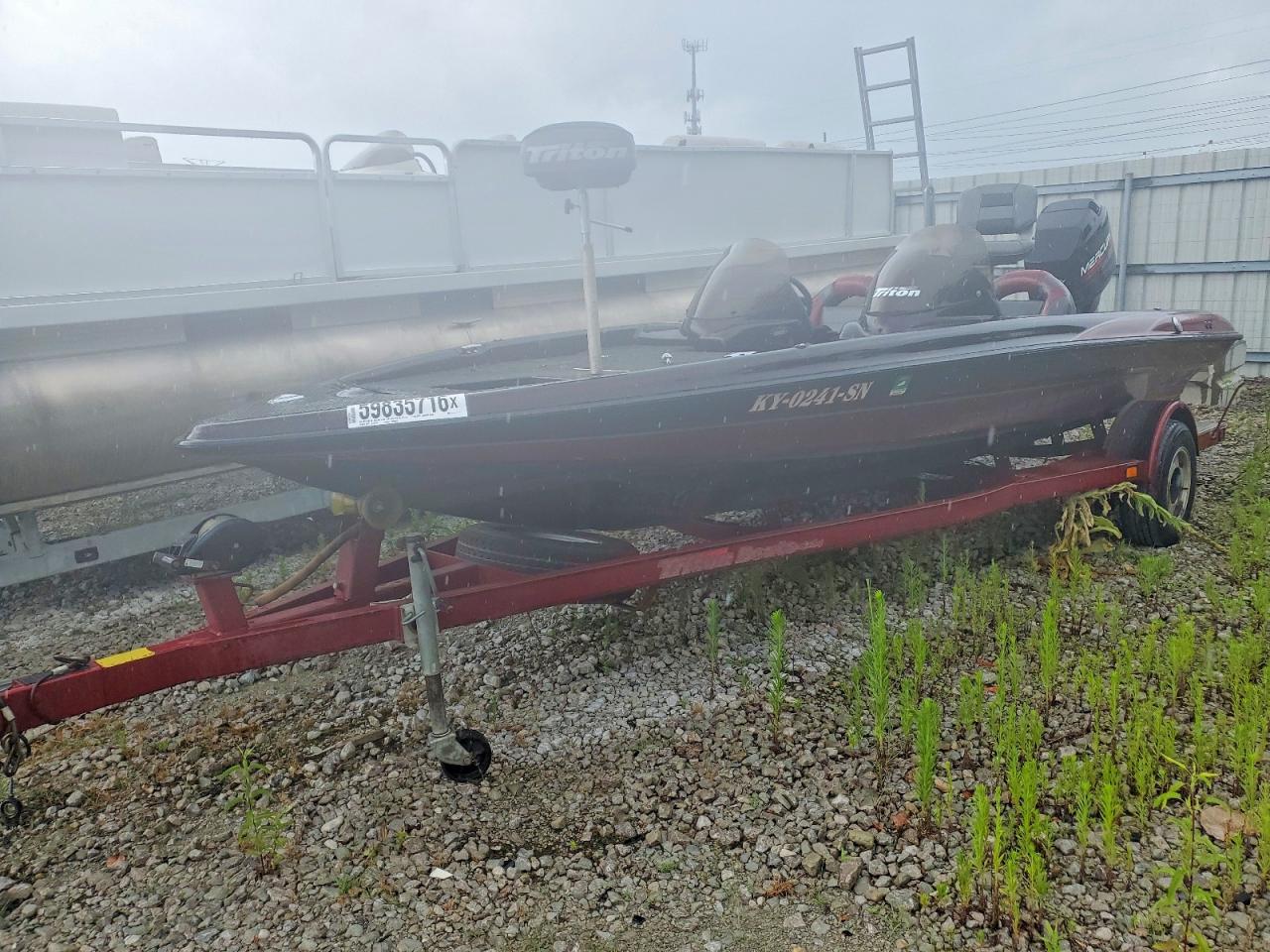 1998 Triton Boat