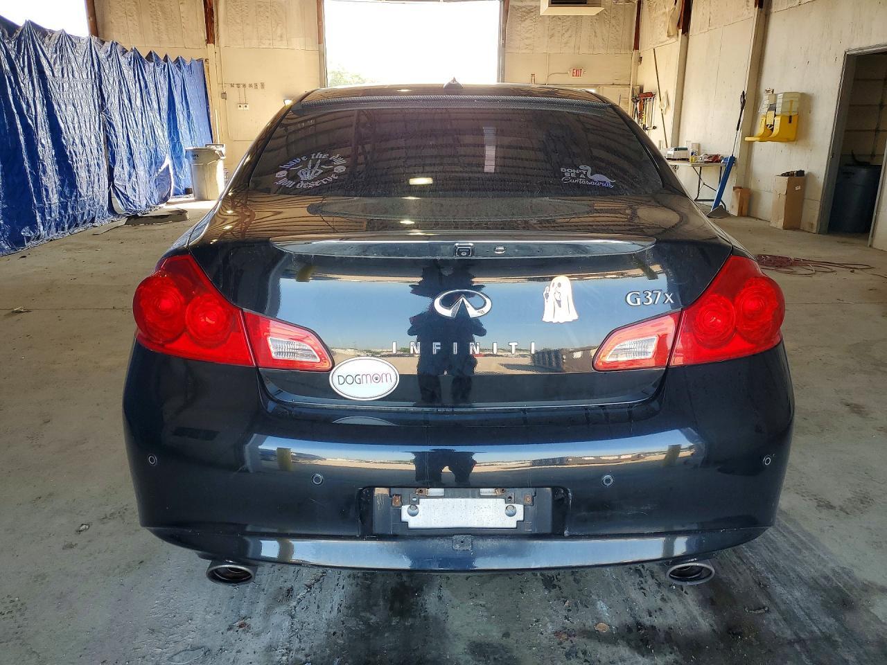 2011 INFINITI G37