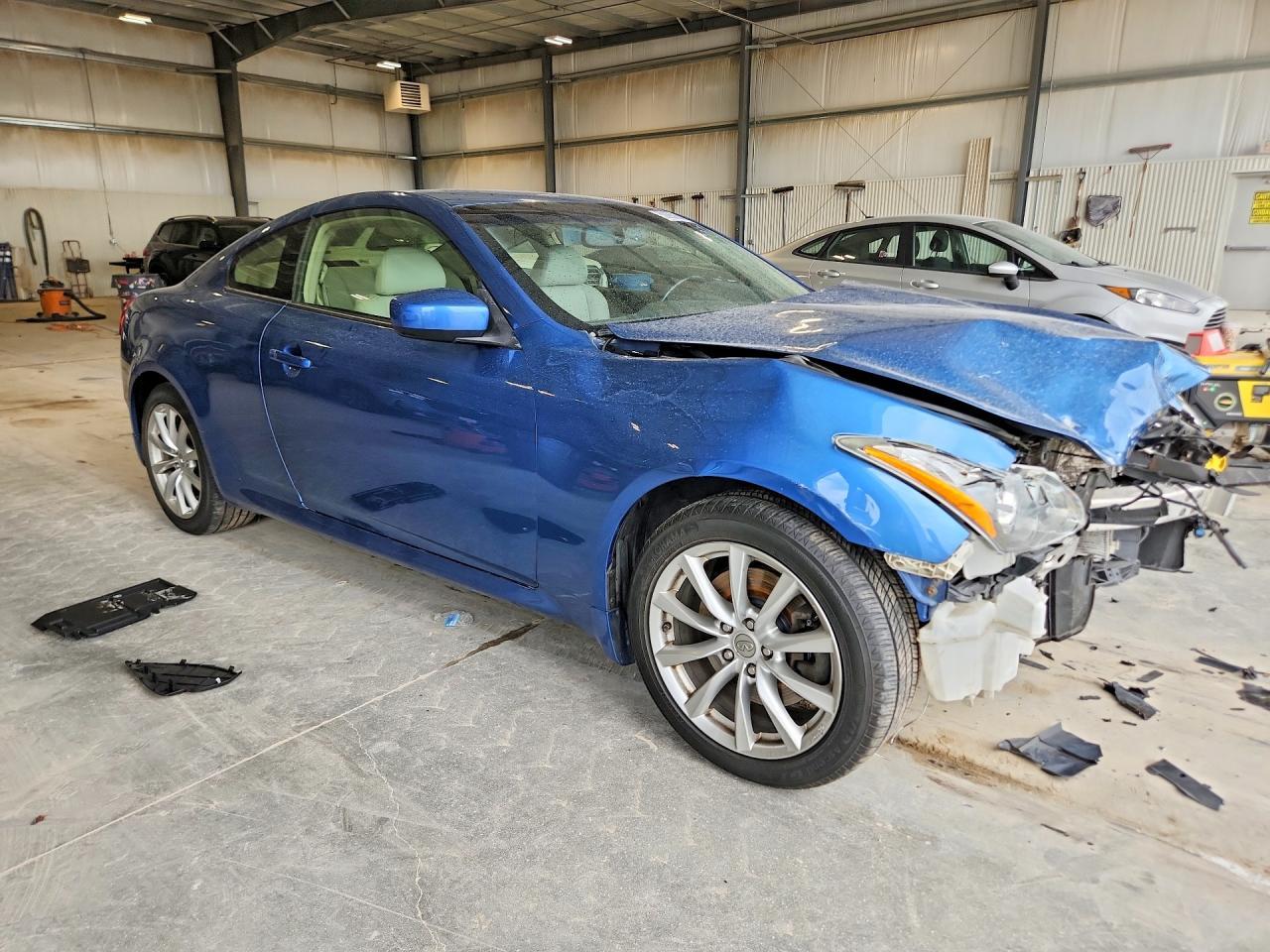 2013 INFINITI G37
