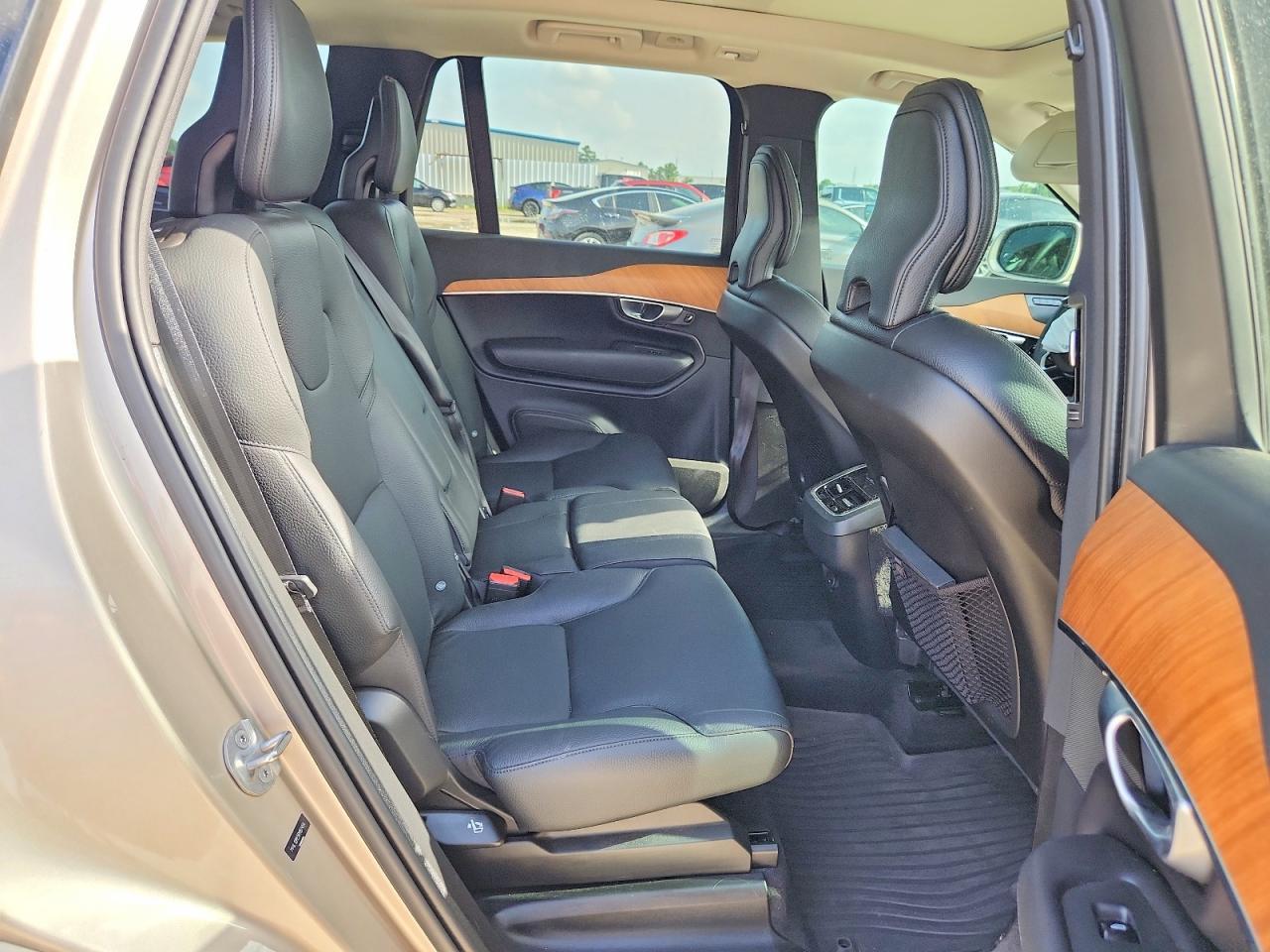 2024 VOLVO XC90