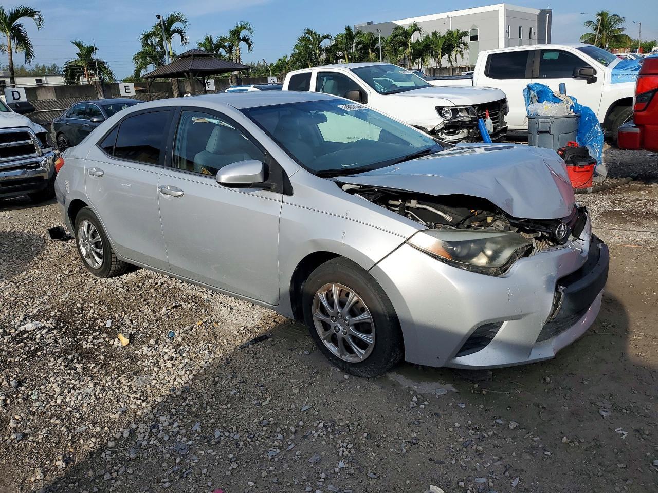 2015 TOYOTA COROLLA