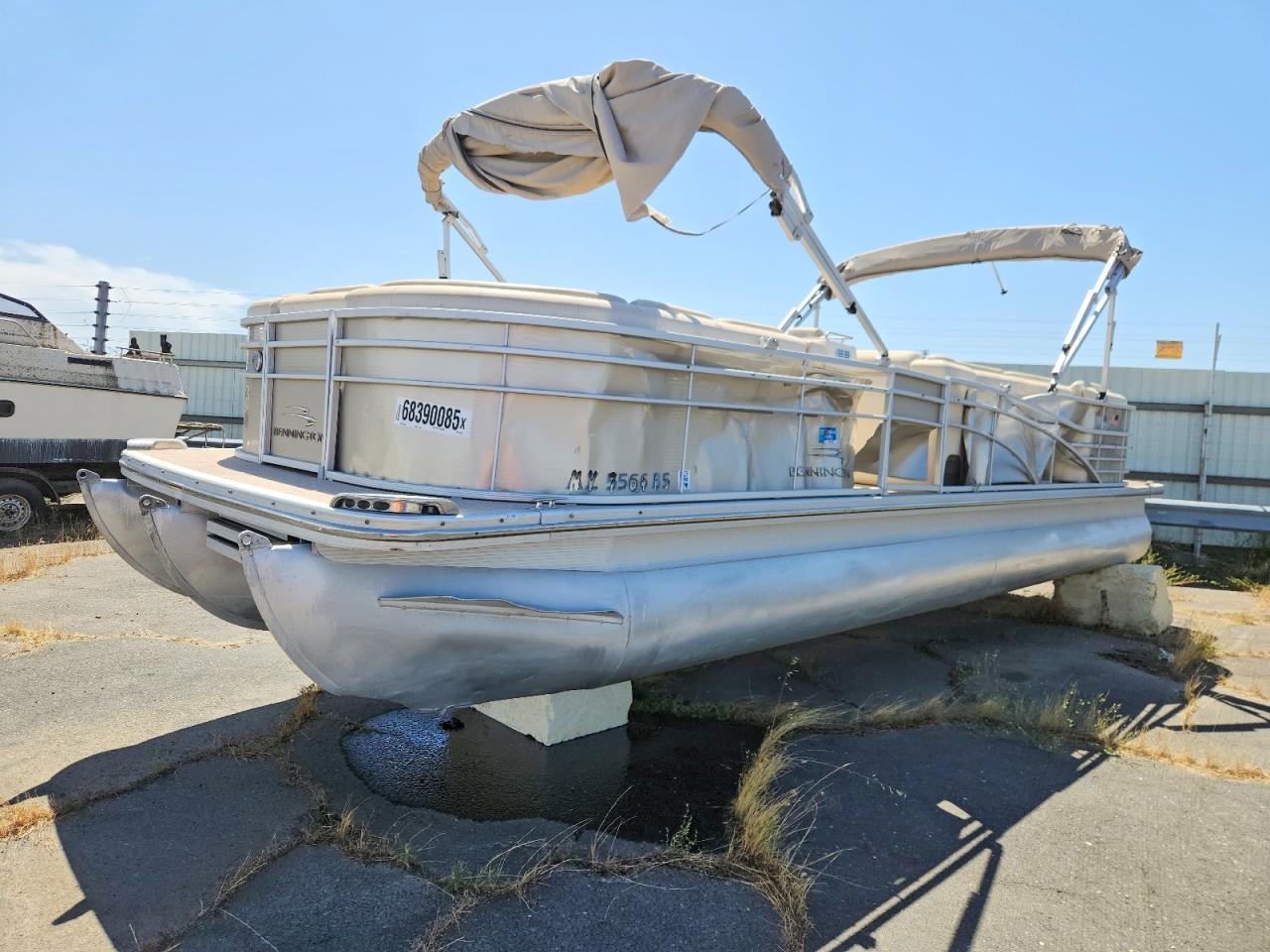 2013 Bennington Marine Boat
