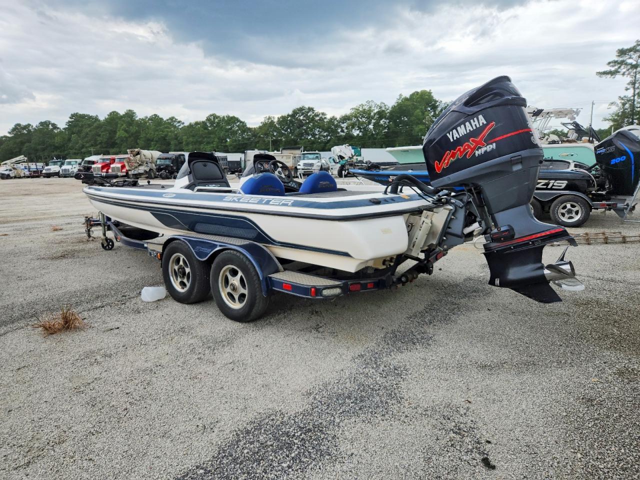 2005 Skeeter Boat