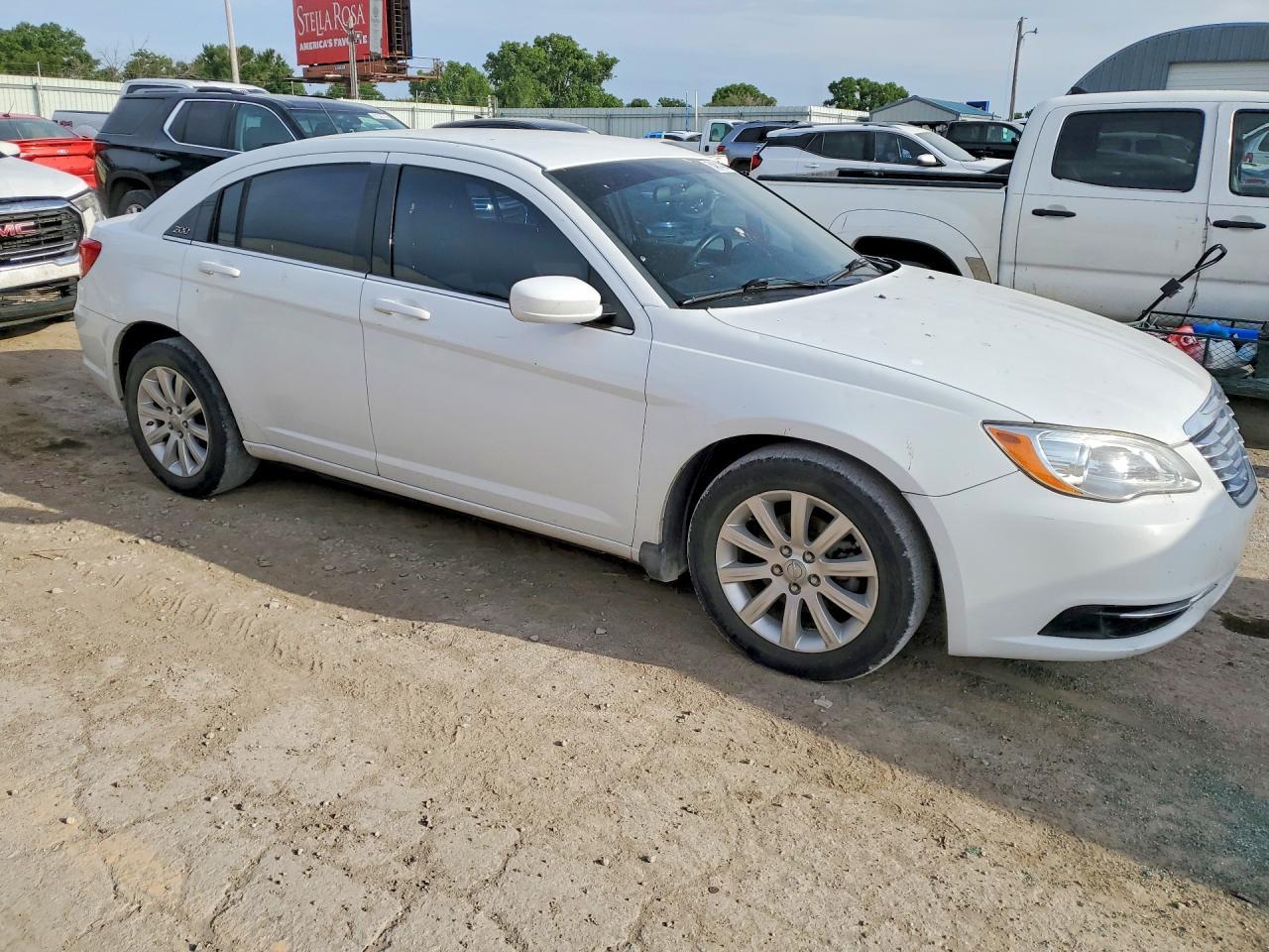 2013 CHRYSLER 200