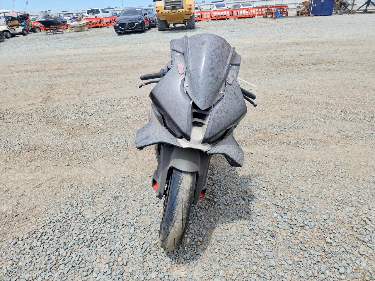 2025 BMW S 1000