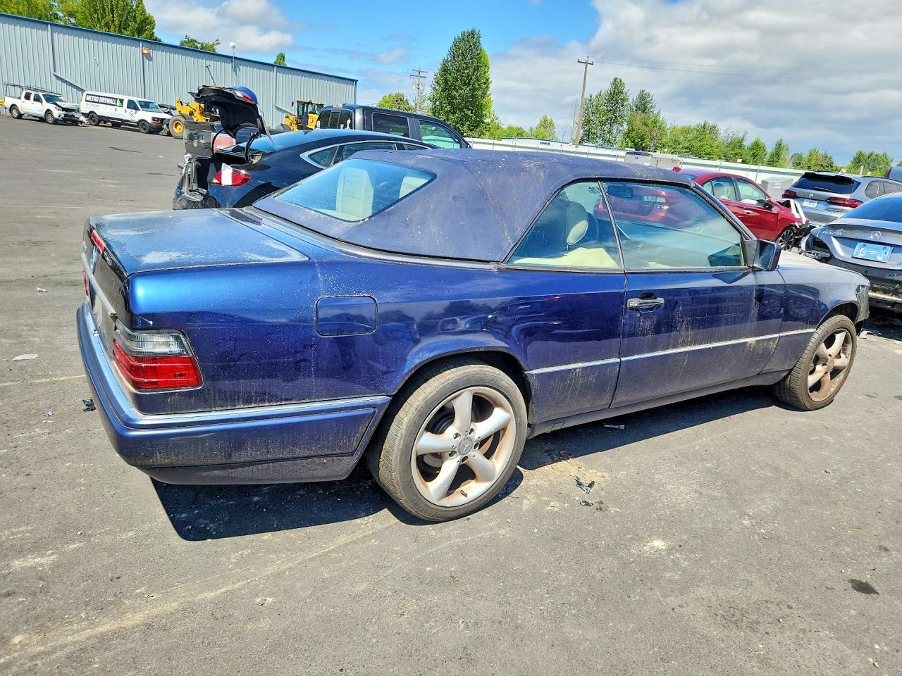 1995 MERCEDES-BENZ E-Class