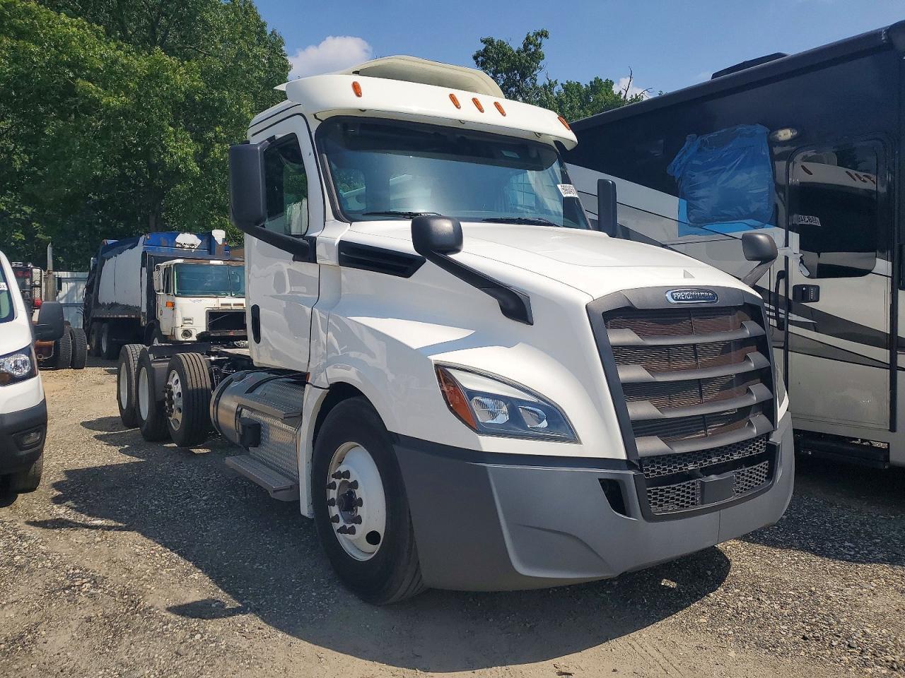 2022 FREIGHTLINER CASCADIA 126