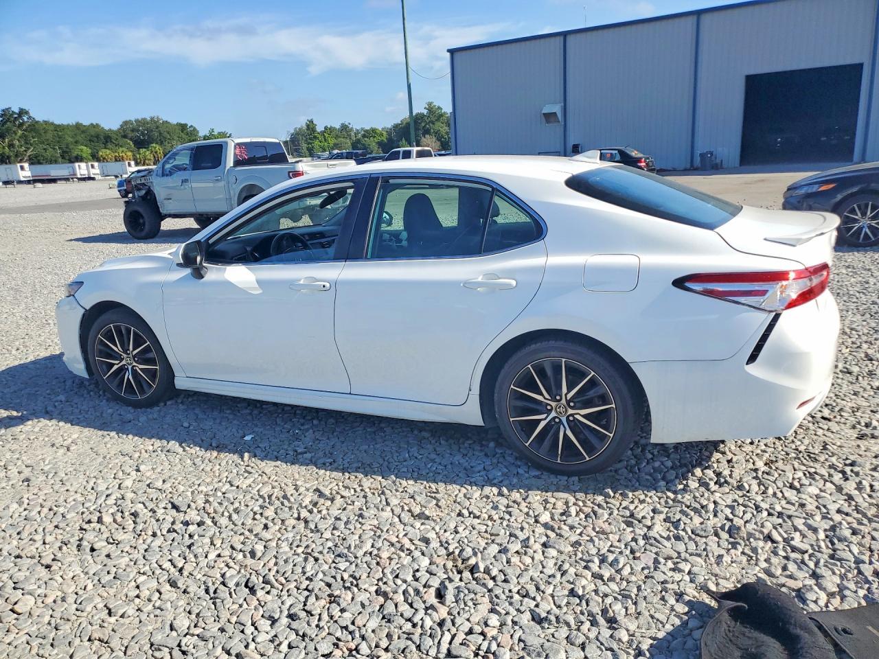 2020 TOYOTA CAMRY