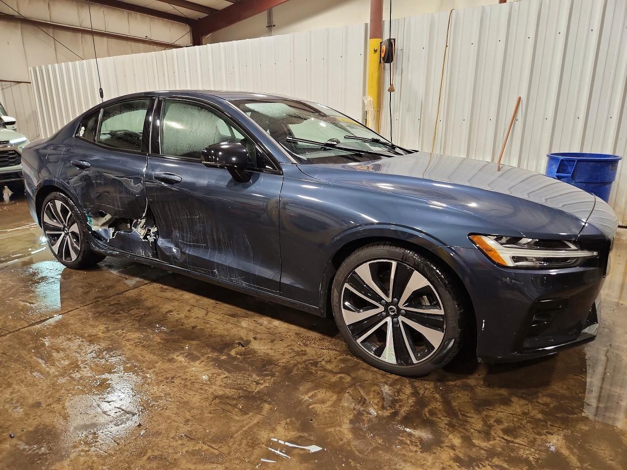 2022 VOLVO S60