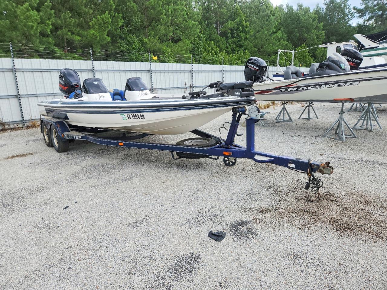 2005 Skeeter Boat